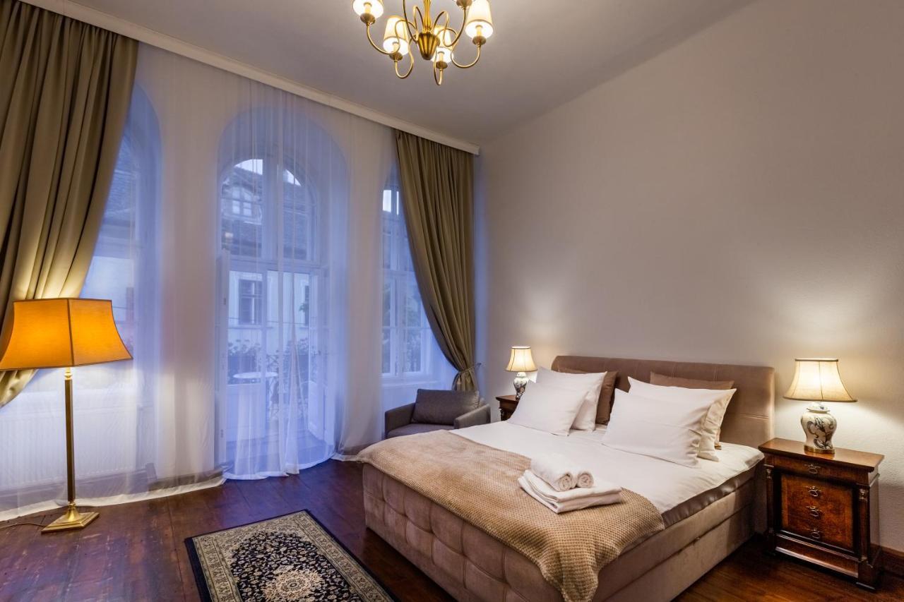 St Andrew'S Apartments Sibiu Bagian luar foto