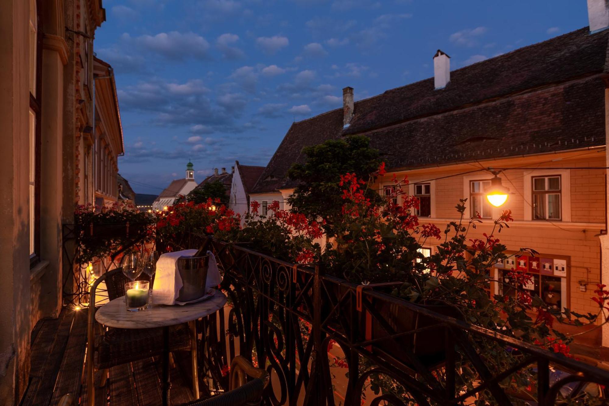 St Andrew'S Apartments Sibiu Bagian luar foto