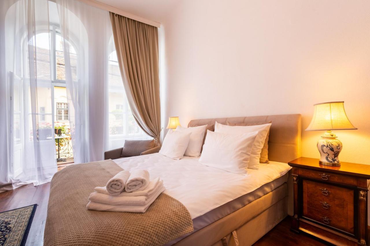 St Andrew'S Apartments Sibiu Bagian luar foto