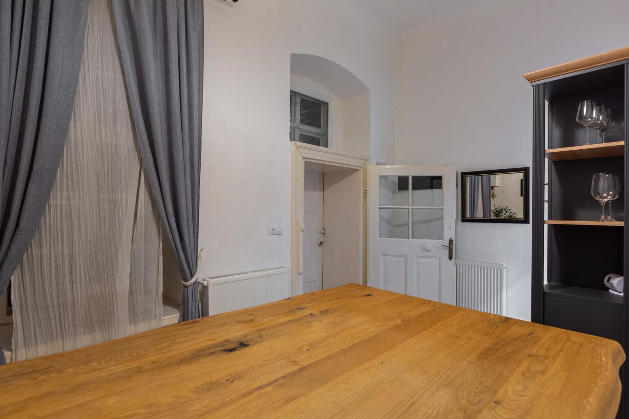 St Andrew'S Apartments Sibiu Bagian luar foto