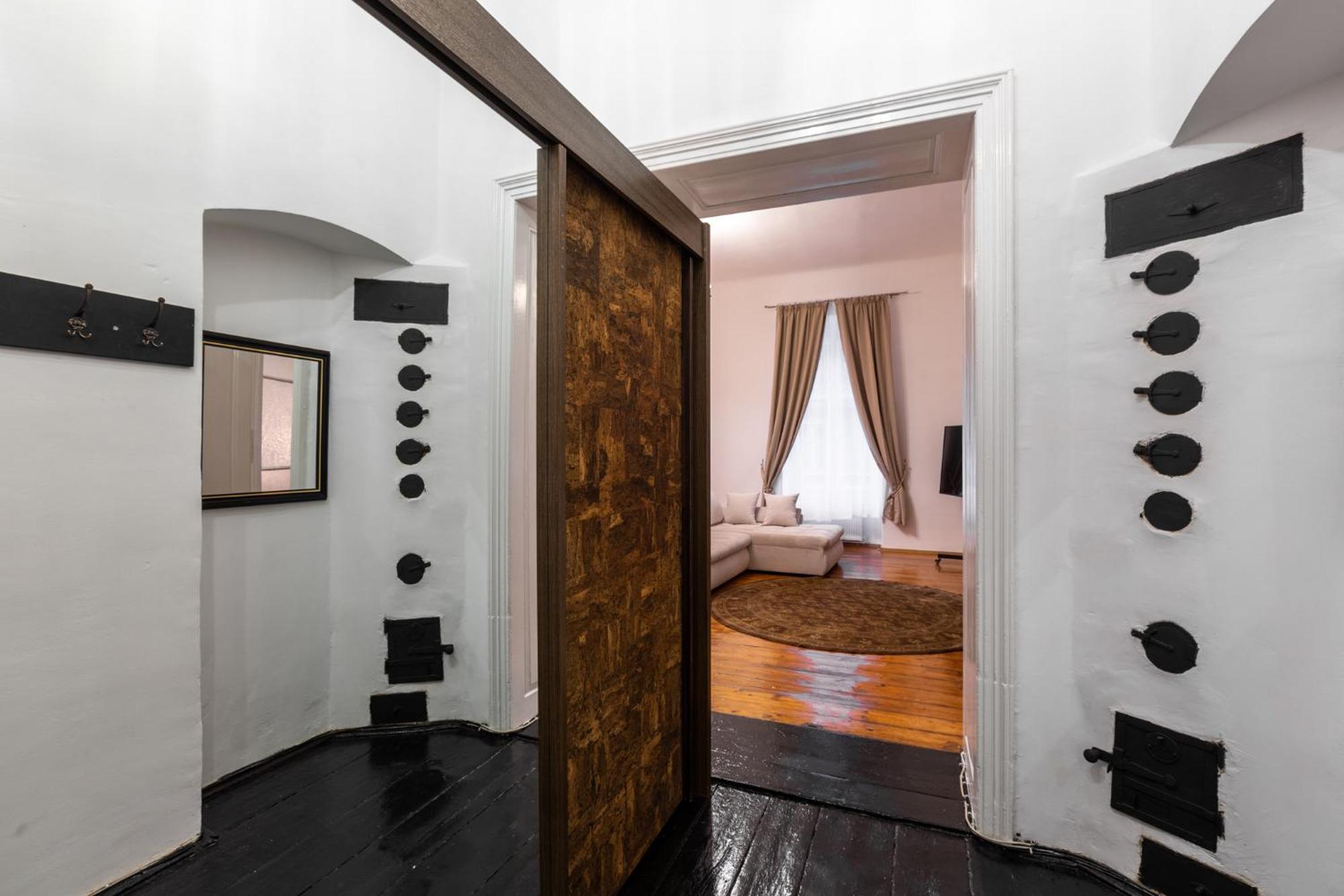 St Andrew'S Apartments Sibiu Bagian luar foto